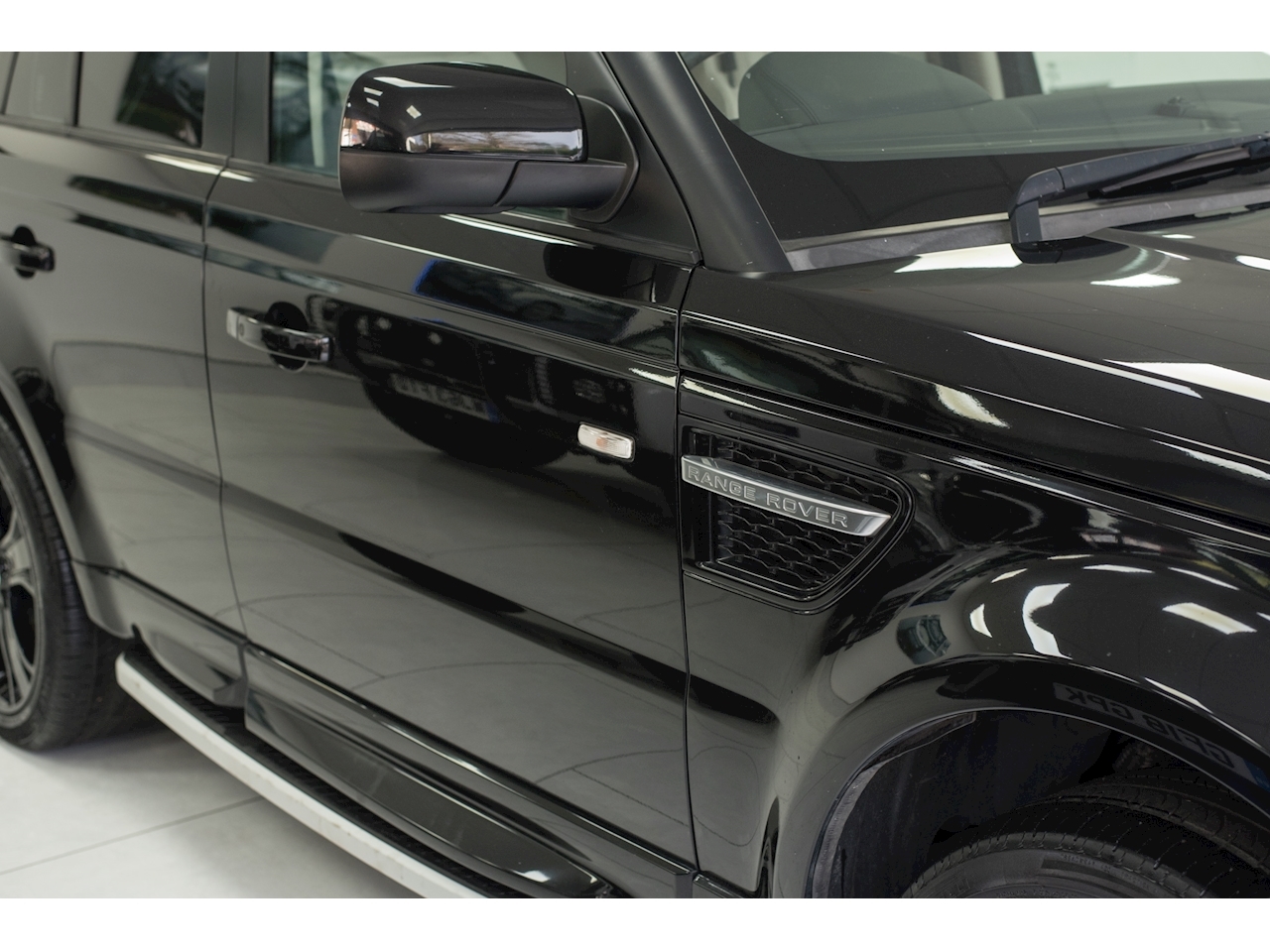 Range Rover Sport 3.0 SD V6 HSE Black SUV 5dr Diesel Auto 4WD (s/s) (194 g/km, 254 bhp)