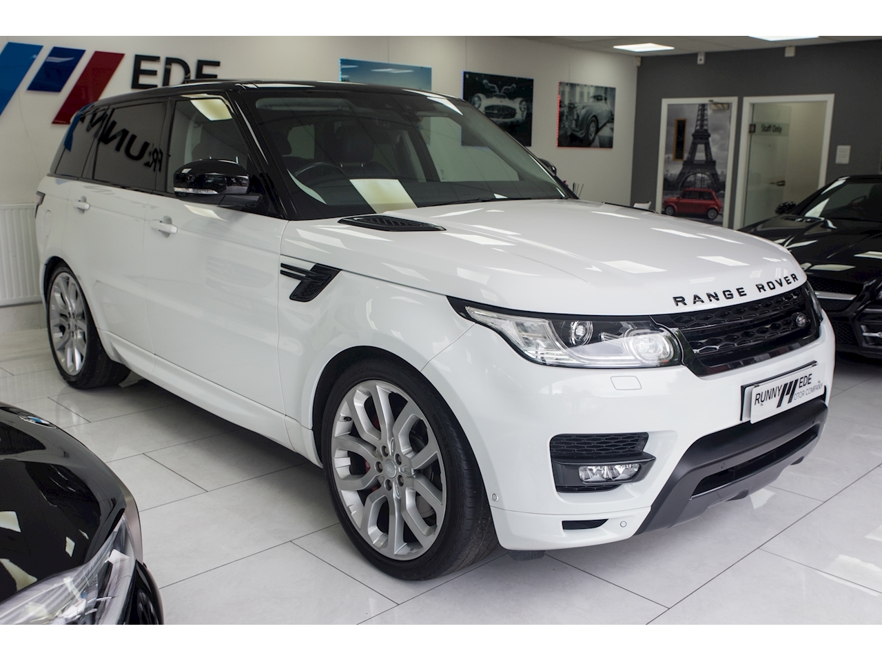 3.0 SD V6 Autobiography Dynamic SUV 5dr Diesel Auto 4WD (s/s) (185 g/km, 302 bhp)