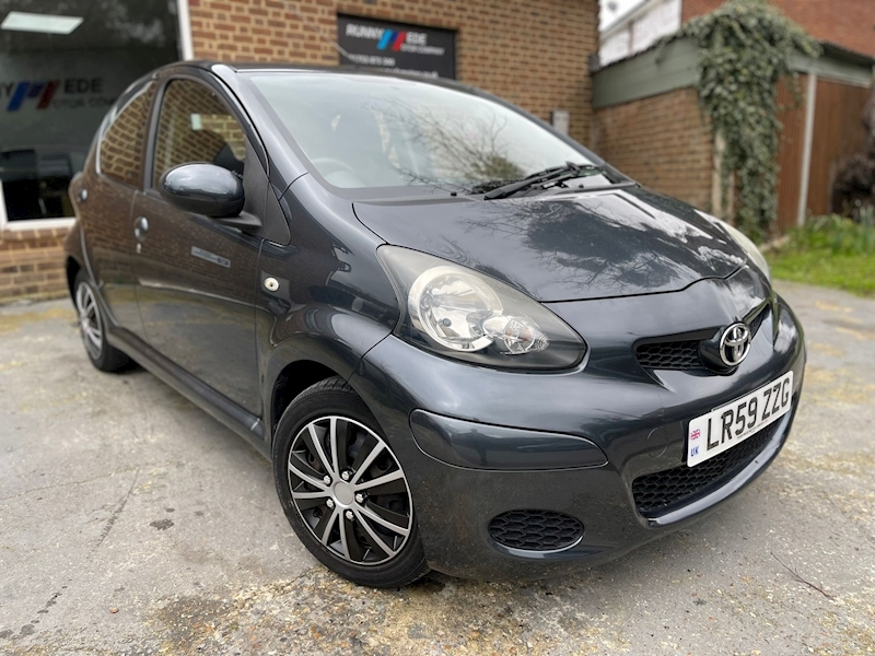 1.0 VVT-i + Hatchback 5dr Petrol MultiMode Euro 4 (67 bhp)