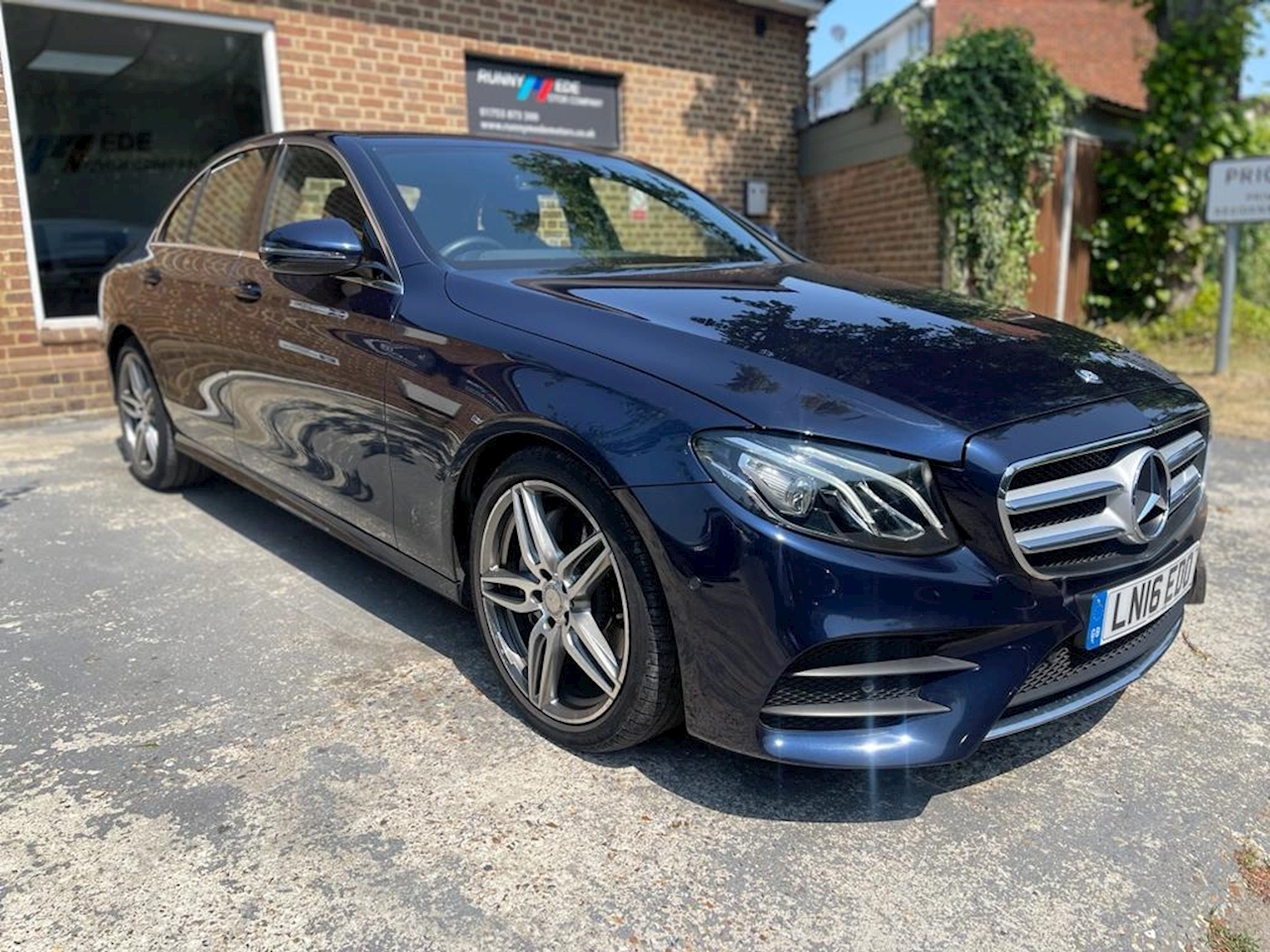 2.0 E220d AMG Line Saloon 4dr Diesel G-Tronic+ Euro 6 (s/s) (194 ps)