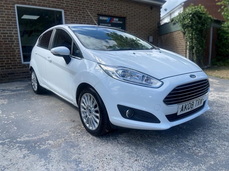 1.0T EcoBoost Titanium Hatchback 5dr Petrol Manual Euro 5 (s/s) (100 ps)
