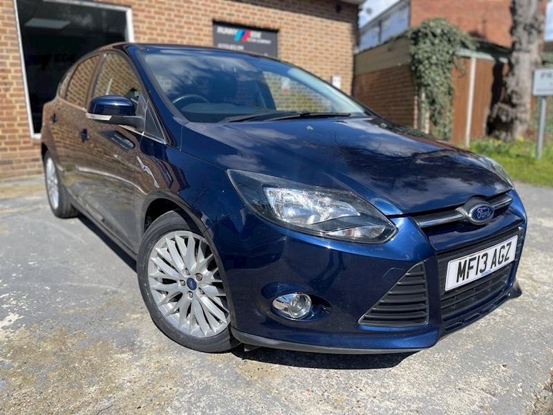 1.6 Zetec Hatchback 5dr Petrol Powershift Euro 5 (125 ps)
