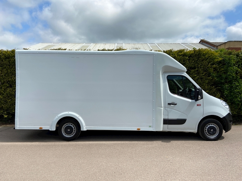 Used 2017 Renault Master 2.3 130bhp LWB LOW LOADER LUTON VAN - 3.5Ton ...