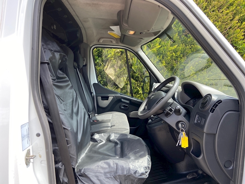 Used 2017 Renault Master 2.3 130bhp LWB LOW LOADER LUTON VAN 3.5Ton