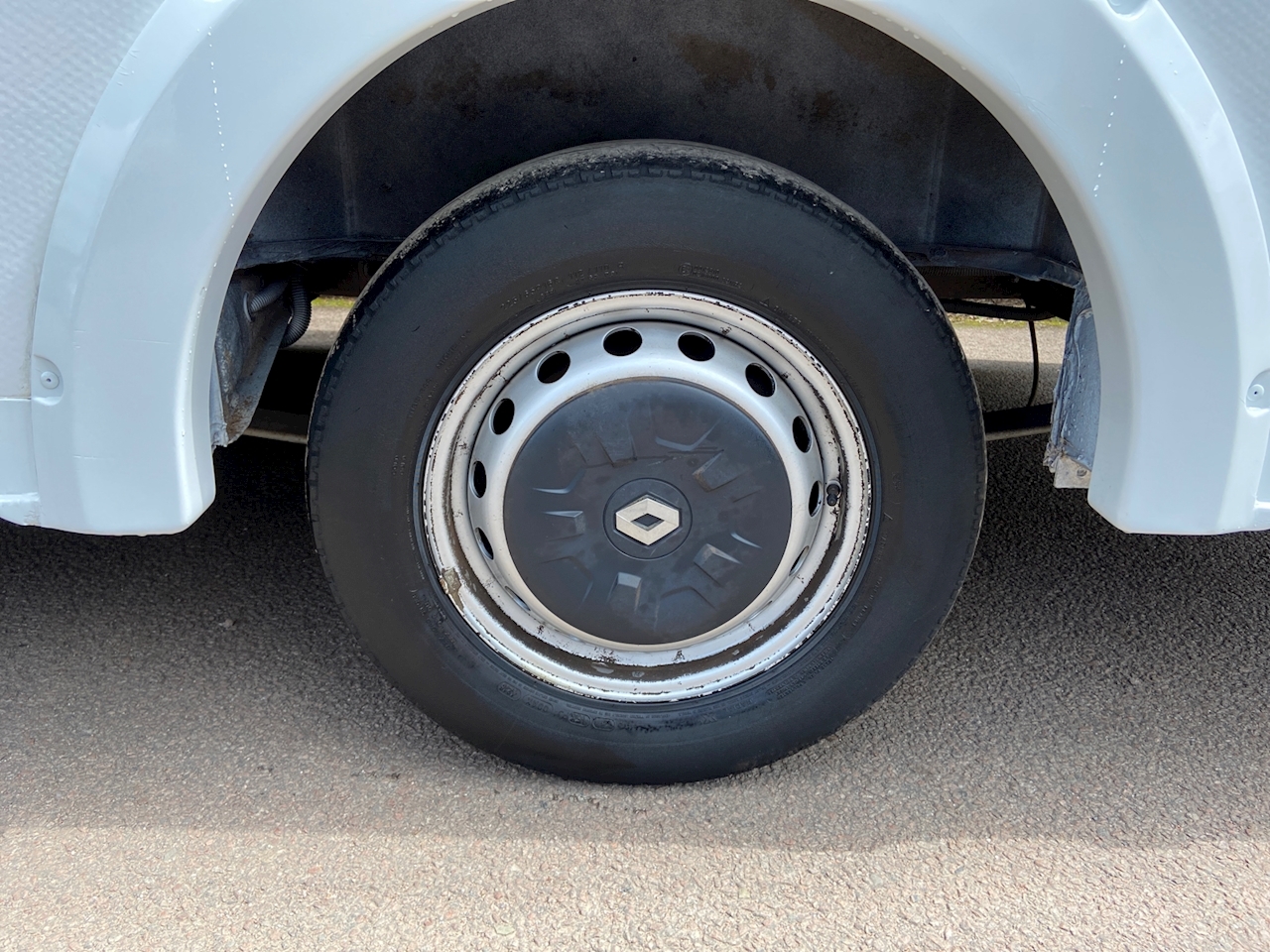 Used 2017 Renault Master 2.3 130bhp LWB LOW LOADER LUTON VAN 3.5Ton