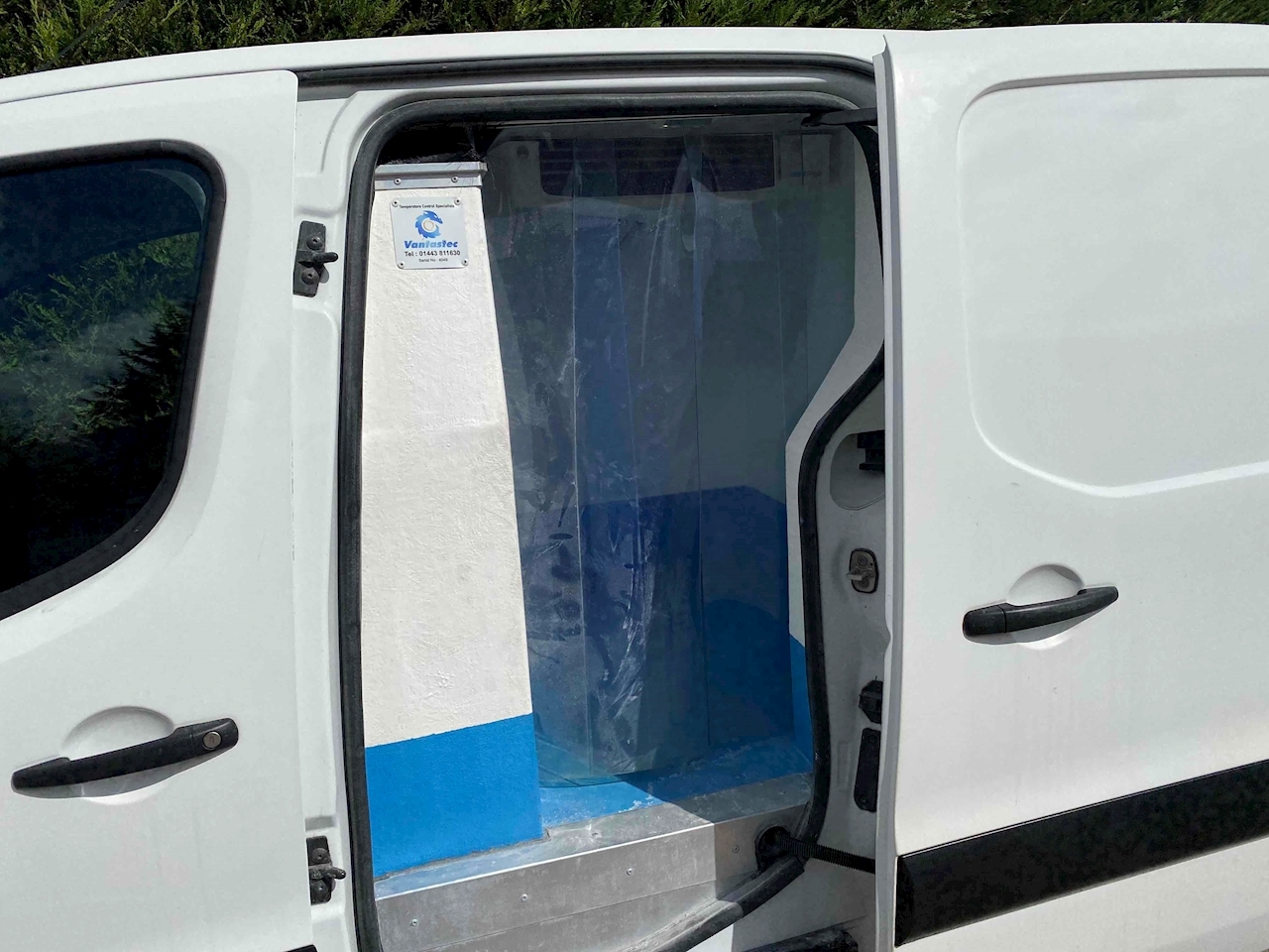 SE 750 1.6 HDI LWB L2 Refrigerated Van