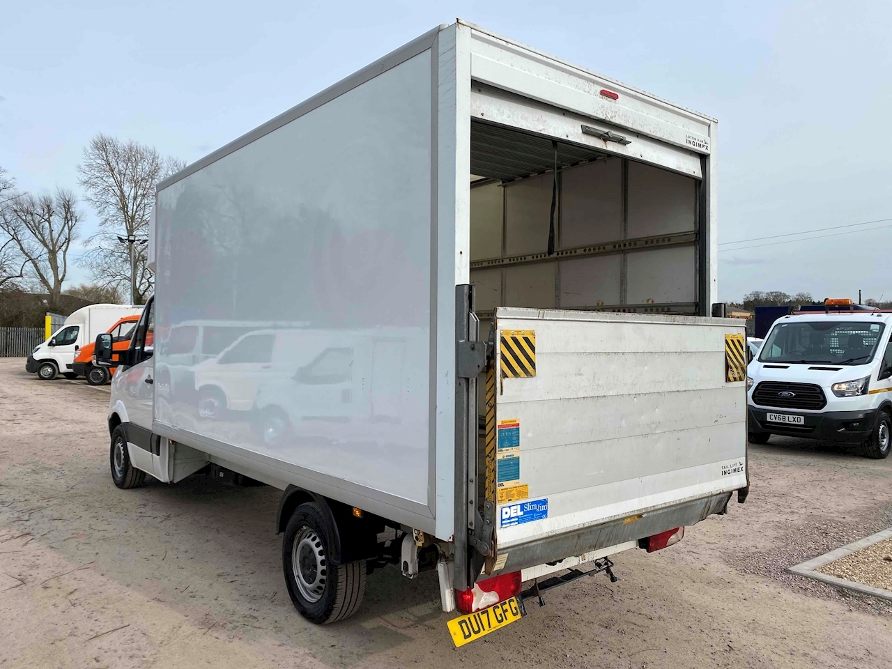 Used 2017 Volkswagen Crafter CR35 2.0 TDI LWB LUTON VAN - TAIL LIFT ...