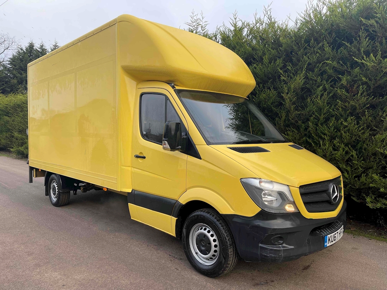 Yellow mercedes hot sale sprinter