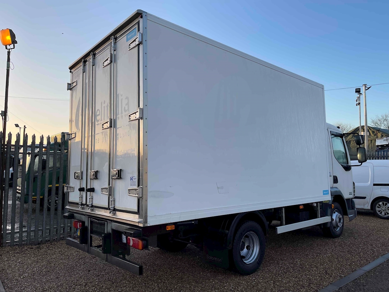 7.5 t fridge truck best sale for sale