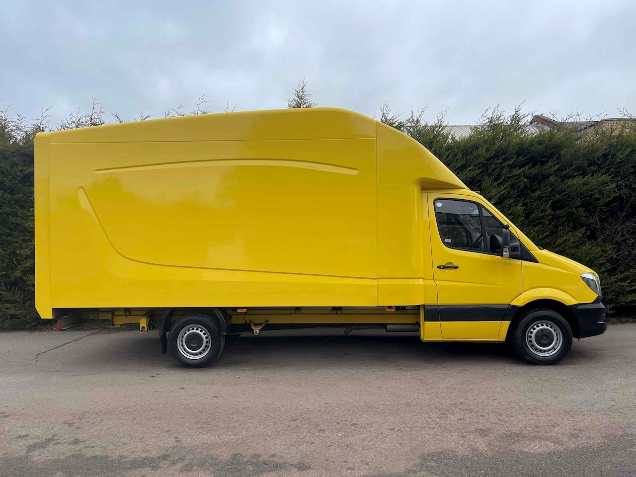 Used 2014 MercedesBenz Sprinter 313 2.1 CDI XLWB LUTON VAN TAIL LIFT YELLOW For Sale in