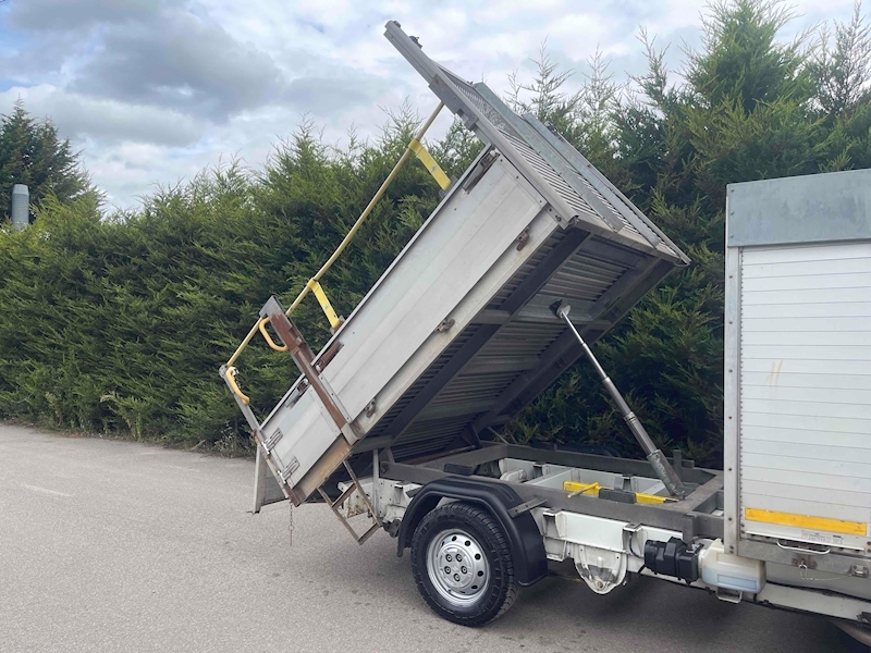 Used 2017 Citroen Relay 35 2.0 Blue HDI L3 MWB TIPPER - STORAGE LOCKER ...
