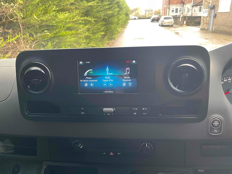 Mercedes-Benz 315 2.0 CDI 147bhp Progressive LWB L3 H2 PANEL VAN