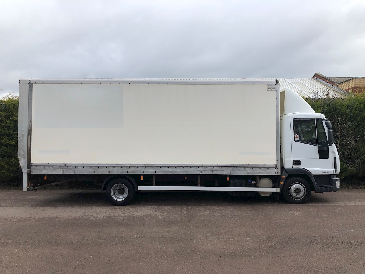 7.5 ton box van for sale