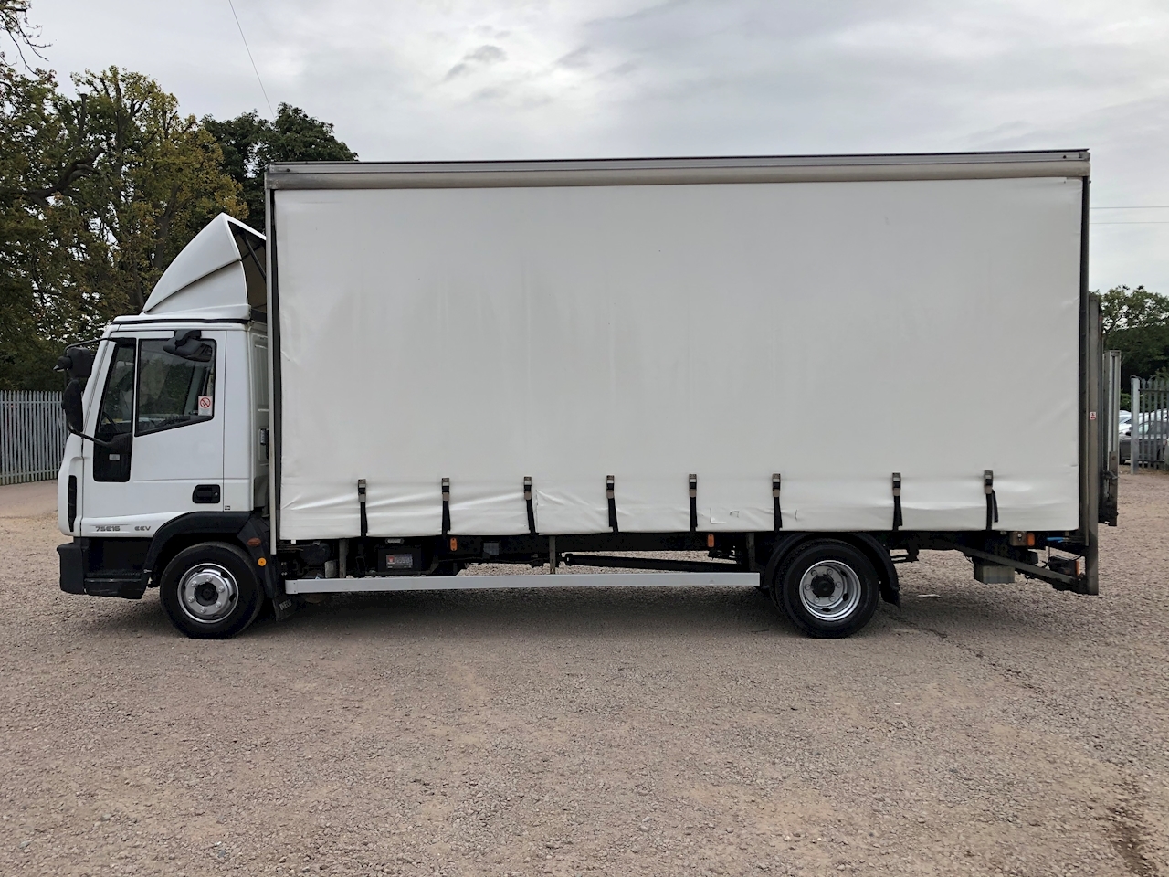 2010 Iveco Eurocargo 75E16s 3.9 CURTAIN SIDED LORRY