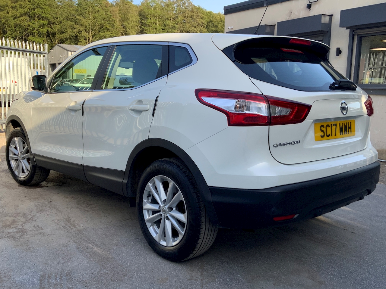 Used 2017 Nissan Qashqai DIG-T Acenta For Sale In Staffordshire (U6103 ...