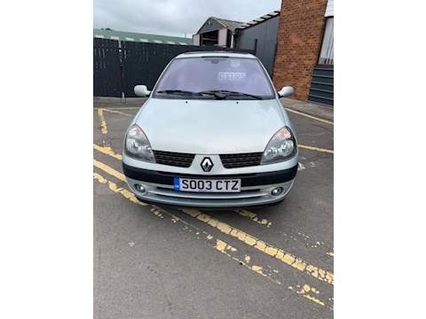 Clio Dynamique 16V Hatchback 1.1 Manual Petrol
