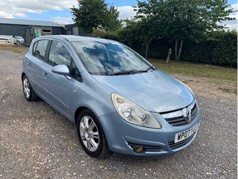 1.2 i 16v Design Hatchback 5dr Petrol Manual (a/c) (139 g/km, 79 bhp)