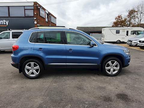 2.0 TDI BlueMotion Tech Escape SUV 5dr Diesel Manual 4WD Euro 5 (s/s) (140 ps)