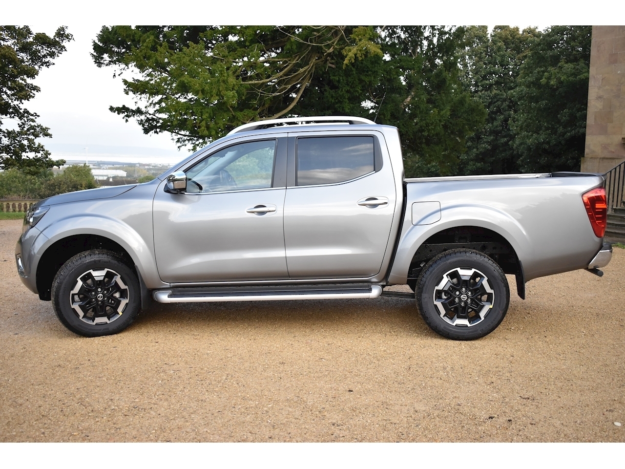 New Nissan Navara Tekna MY20 Facelift D/Cab 2.3 190ps *CHEAPEST IN