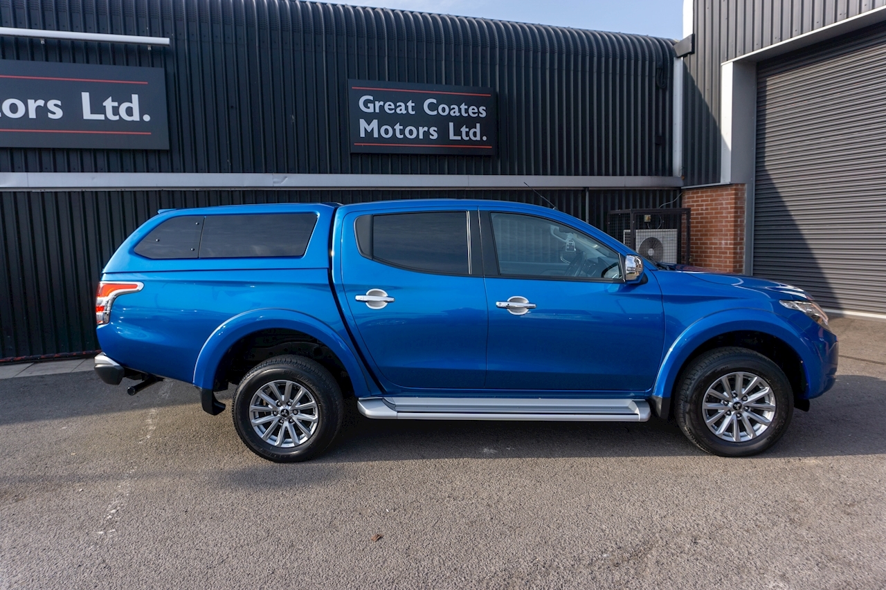 Barbarian 2.4Di-D Double Cab Pickup in Blue Metallic with Rear Canopy