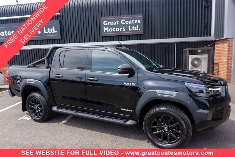Toyota Invincible X 2.8D-4D Double Cab Automatic Pickup in Black with Roller Shutter
