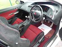 Honda Civic I-Vtec Championship White Type R