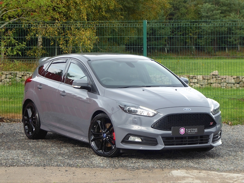 Ford Focus ST-3 Hatchback 2.0 Manual Petrol