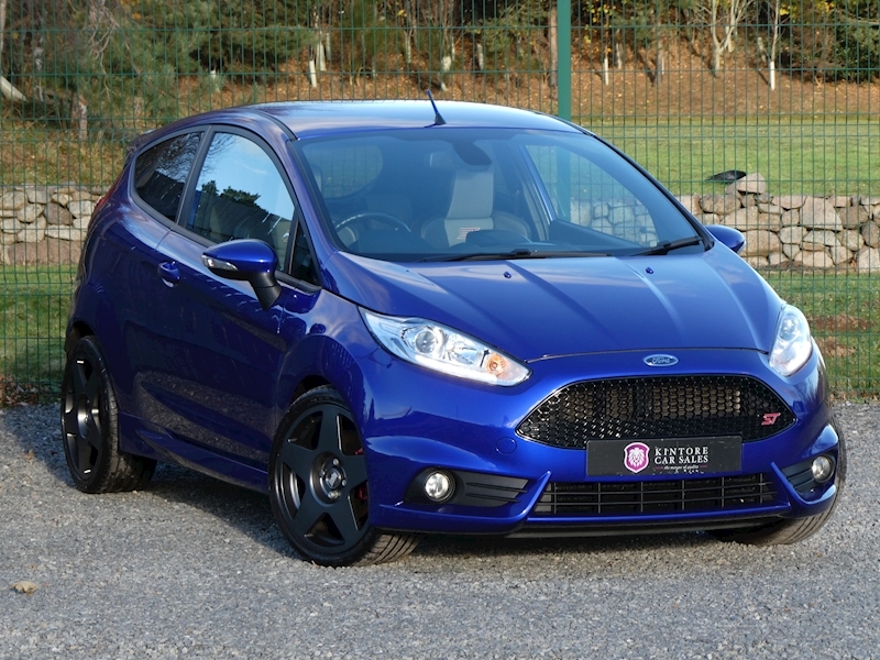 Ford Fiesta ST-3 1.6 Ecoboost, Hatchback, Manual 1.6 Hatchback Manual Petrol
