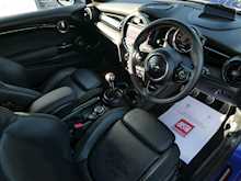 MINI Hatch 2.0 John Cooper Works, Manual