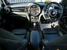 MINI Hatch 2.0 John Cooper Works, Manual