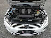 Volkswagen Touareg 3.0 TDI V6 BlueMotion Tech R-Line, Auto