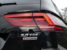 Volkswagen Tiguan 2.0 TDI R-Line 4Motion SUV
