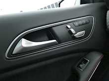 Mercedes-Benz A Class 2.0 A45 AMG (Premium) SpdS DCT 4MATIC