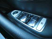 Mercedes-Benz E Class 2.0 E220d AMG Line (Premium Plus) 4Matic G-Tronic+