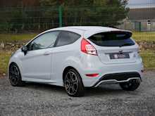 Ford Fiesta 1.6T EcoBoost ST-200