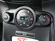 Ford Fiesta 1.6T EcoBoost ST-200