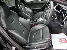 Audi 4.2 RS4 Avant Estate, Automatic FSI V8