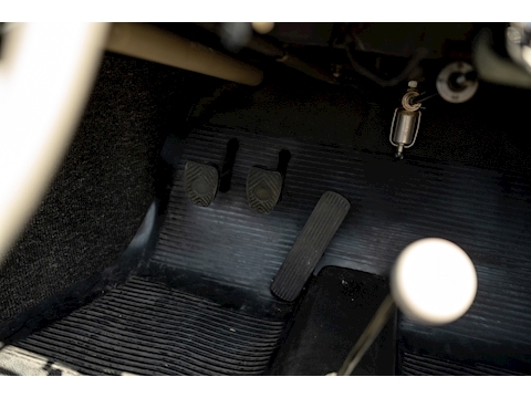 1957 Porsche 356 Speedster (53)