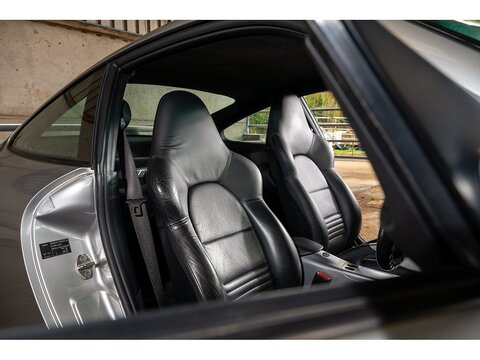 2004 Porsche 996 GT3 Manual (31)