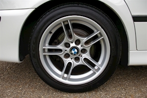 5 Series E39 525i Sport Touring Automatic 2500 4dr Estate Automatic Petrol