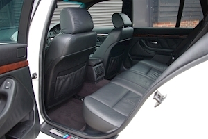 5 Series E39 525i Sport Touring Automatic 2500 4dr Estate Automatic Petrol