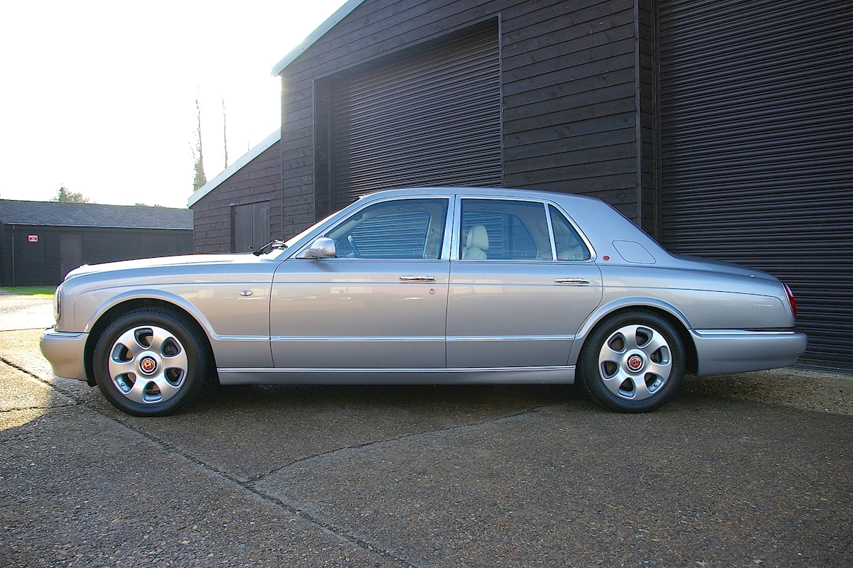 Arnage Red Label Saloon Automatic 6.8 4dr Saloon Automatic Petrol