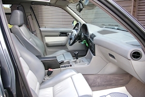 M5 E34 M5 3.8i 6 Speed Manual Touring 3800 5dr Estate Manual Petrol