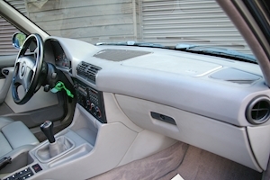 M5 E34 M5 3.8i 6 Speed Manual Touring 3800 5dr Estate Manual Petrol