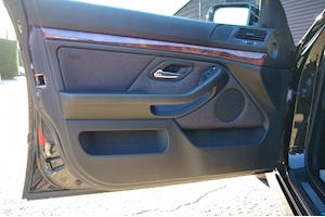 5 Series E39 525i Sport Touring Automatic 2500 5dr Estate Automatic Petrol