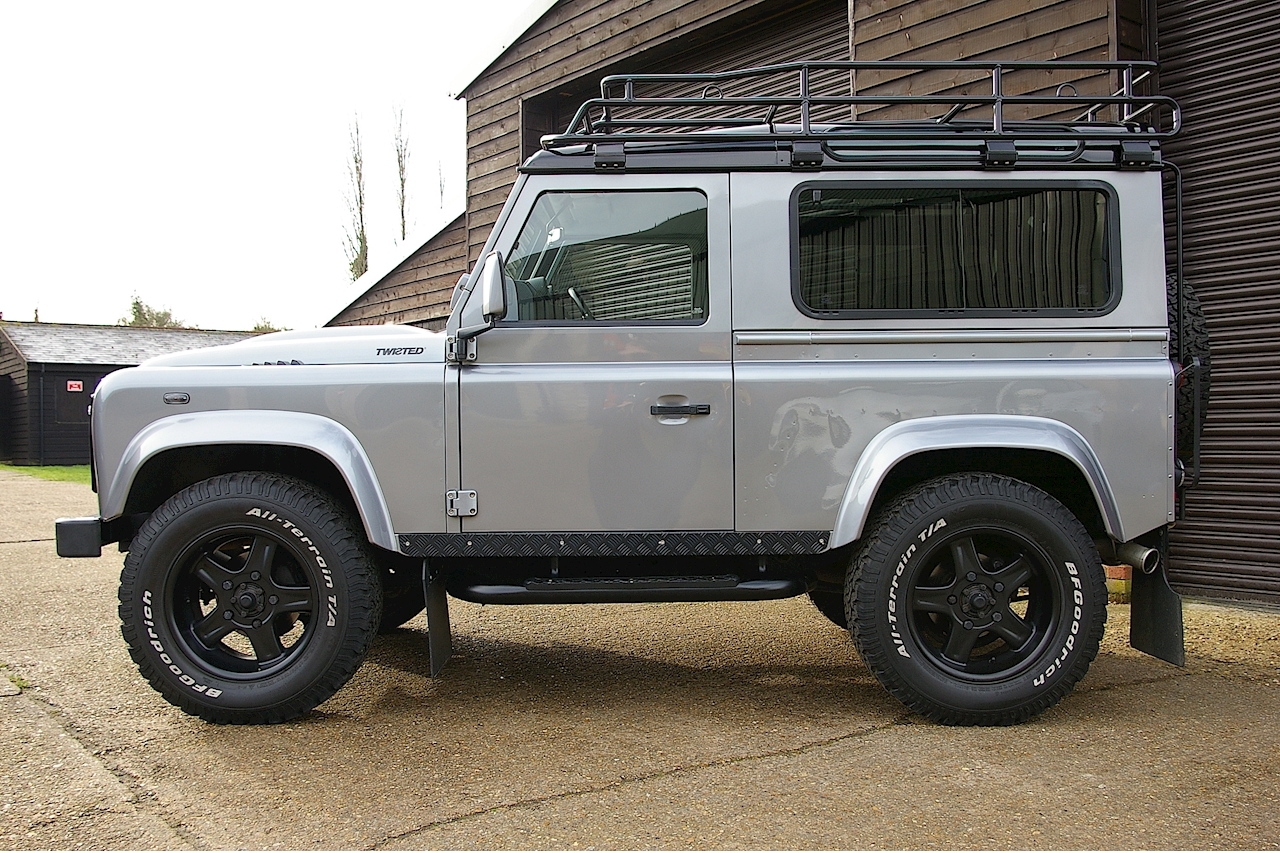 Defender 90 TWISTED 2.2 TD XS French Edition Station Wagon 2.2 3dr Light 4X4 Utility Manual Diesel