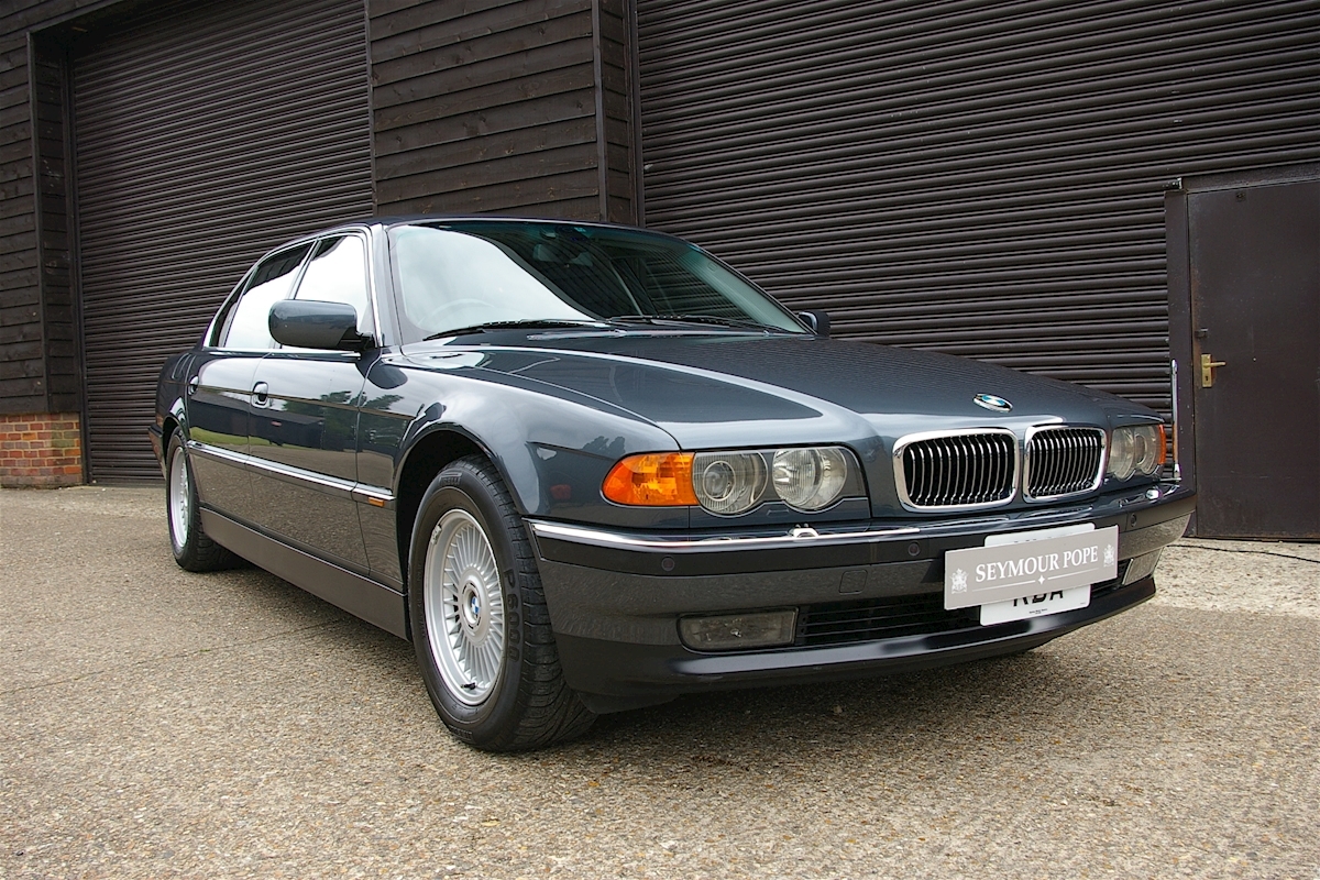 Bmw 750il e38. БМВ е38 750 il. BMW 750il v12. BMW e38 750il v12. BMW 750il 1999.