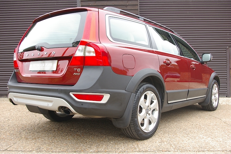 Volvo xc70 inscription