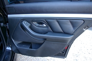 525i Sport Touring Automatic 2.5 5dr Touring Automatic Petrol