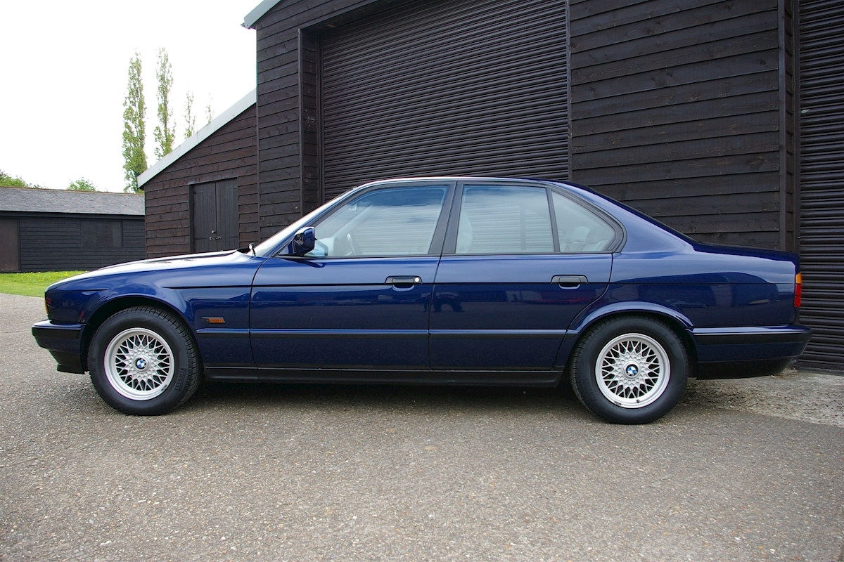 525i 10th Anniversary Automatic Saloon 2.5 4dr Saloon Automatic Petrol